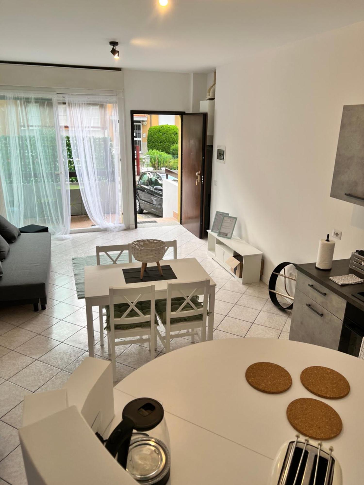 Jacam Home Free Parking Como Albese Con Cassano Exterior photo